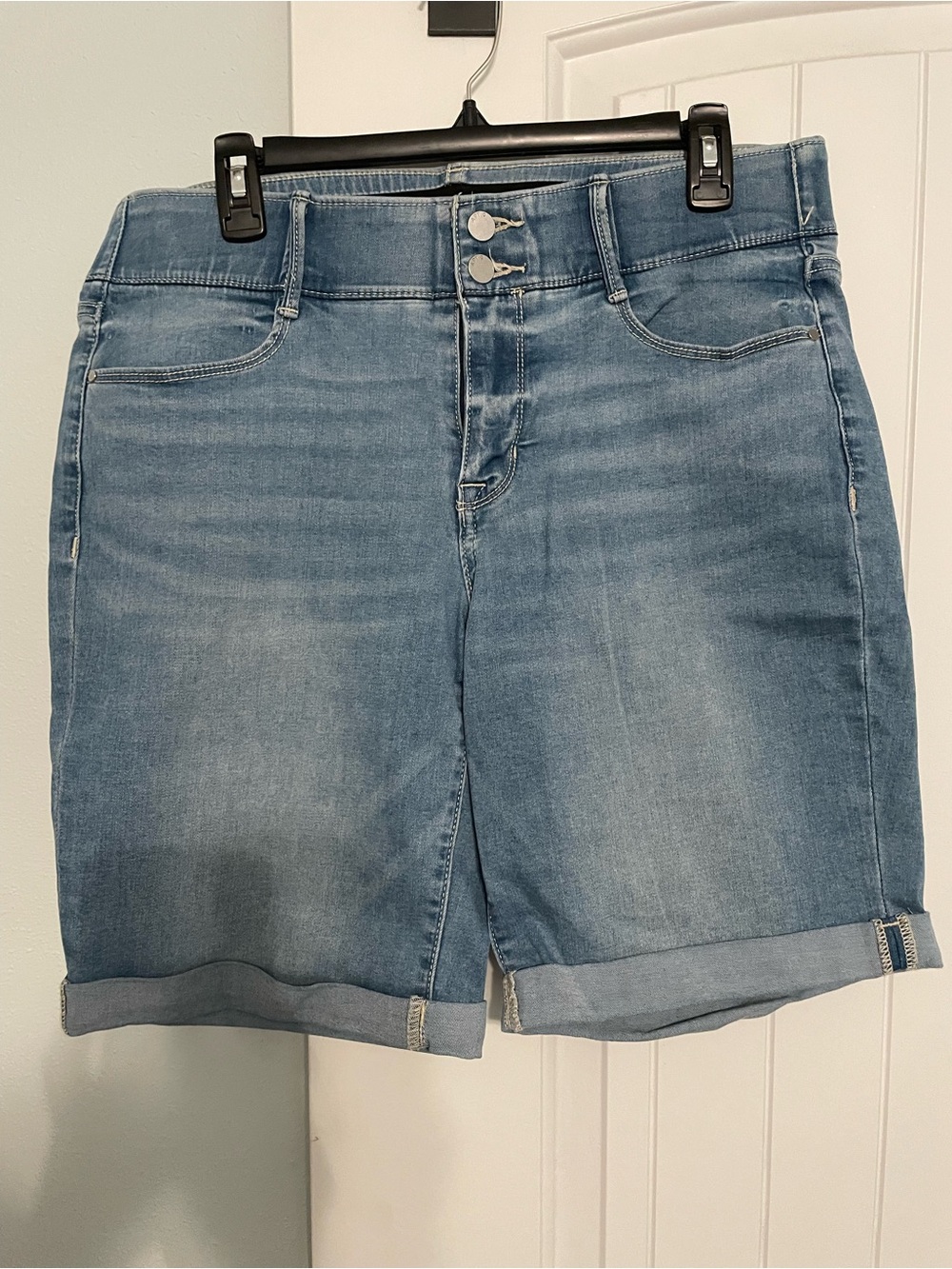 Apt. 9 Medium Light Blue Denim Roll-Cuff Bermuda Shorts